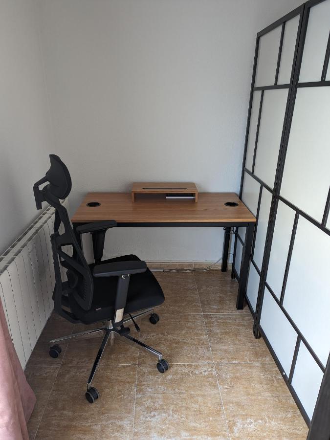 Vivienda Compartida Con Ambiente Familiar Apartment Sesena Luaran gambar